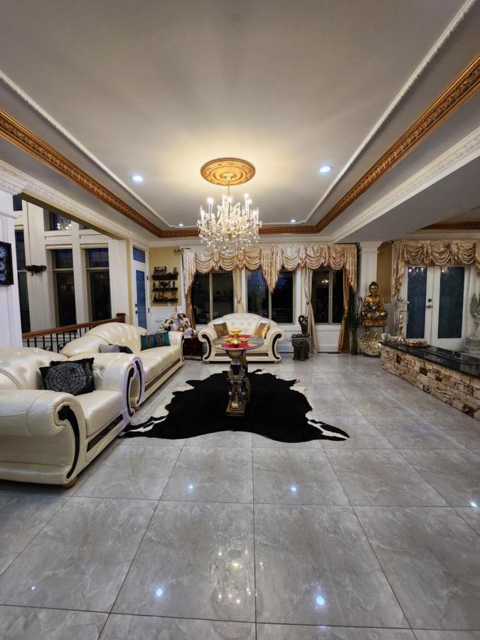 Empire Palace Hotel Surrey Ngoại thất bức ảnh