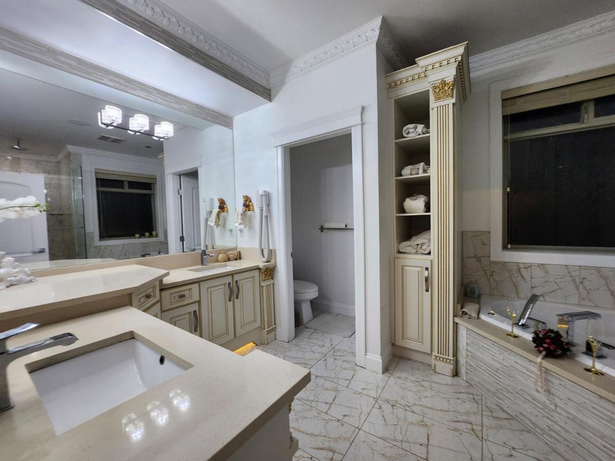 Empire Palace Hotel Surrey Ngoại thất bức ảnh